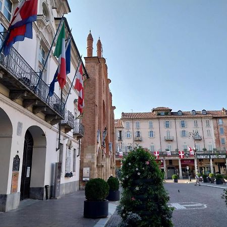 Casa Cozy - Comodo Appartamento In Asti Centro Exterior photo